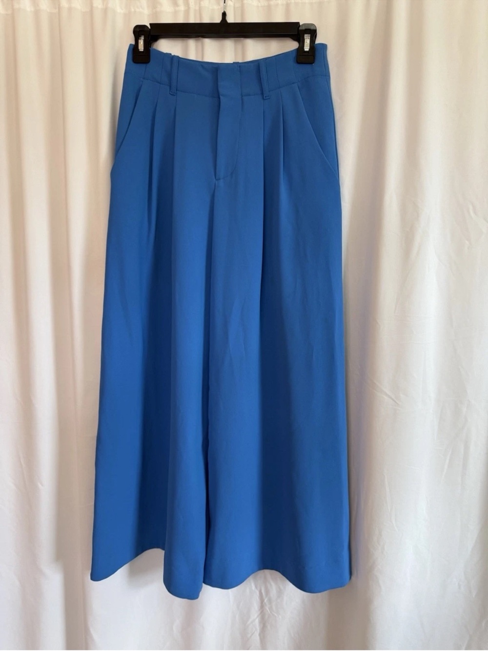 Alice + Olivia Blue Wide Leg Pleated Pants - Size 2 Extra Small